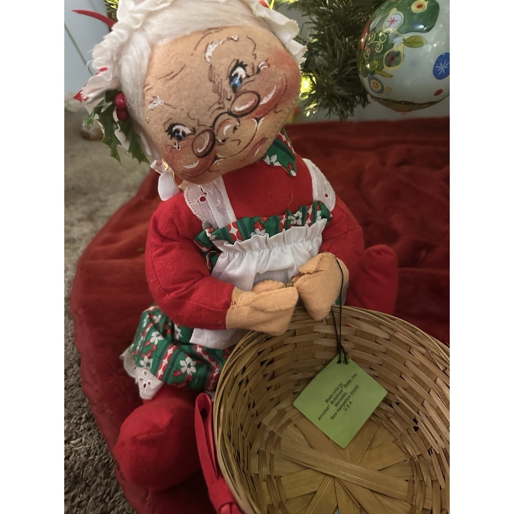 VINTAGE ANNALEE LARGE MR.‎ & MRS. SANTA CLAUS 20" HOLDING BASket - Picture 3 of 4